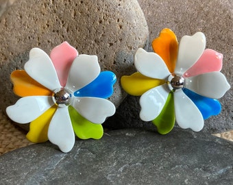 Colorful 1960s flower power clip on earrings signed Sarah Coventry, Enameled pastel flower petal countrycore earrings, Mod clip on earrings