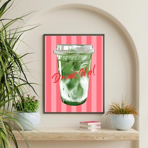DRINK UP | Miłośnicy Matcha | Natychmiastowe pobranie | Zielona herbata, wydruk artystyczny | Pasiasta, słodka dekoracja ścienna