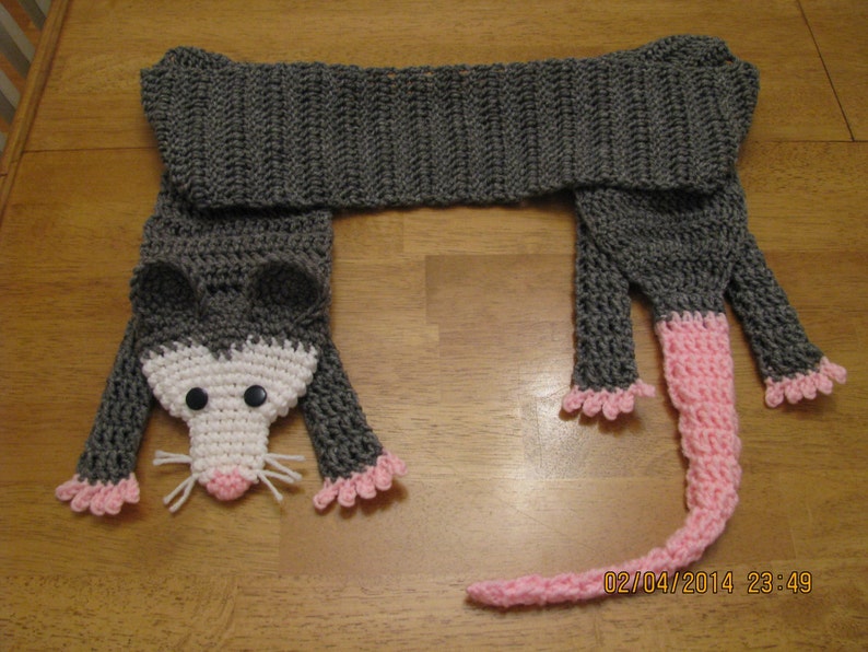 Opossum scarf crocheted image 1