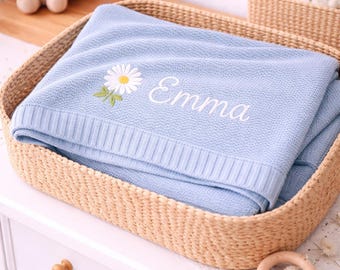 Gestickte kundenspezifische Decke des Blumengartens, Vintage-Pastellbettwäsche-Stil, Emma Script Design, Babyparty oder Neugeborenen-Andenken-Geschenk