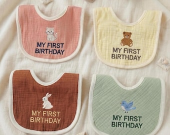 Custom My First Birthday geborduurd babyslabbetje, dier gepersonaliseerd slabbetje, nieuw babycadeau
