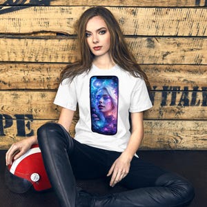 T-shirt unisex / Custodia per smartphone Cosmic Dream Girl – Arte della galassia fantasy, estetica psichedelica