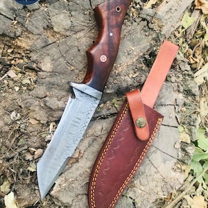 Custom Handmade Damascus Steel Hunting Knife with Free Leather Sheath | Outdoor Camping & Survival Knife | Unique Gift for Him