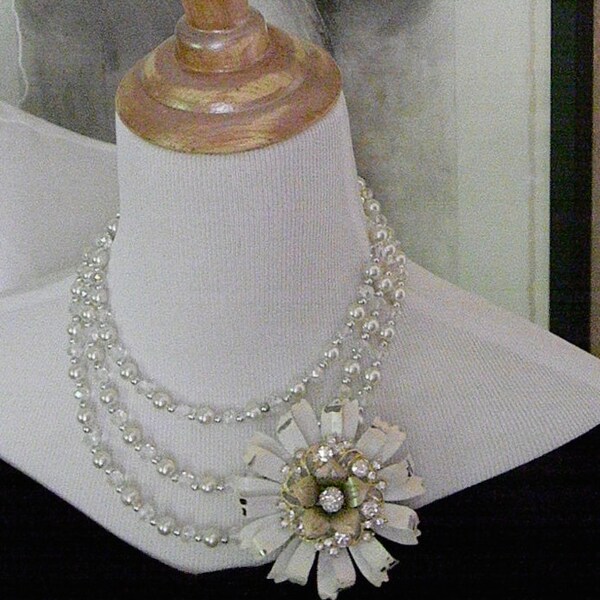 Metal Flower Brooch Pin Pearl Crystal Necklace