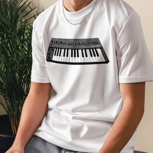 Roland SH-101 Organic Cotton T-Shirt – Vintage Synth Halftone Print