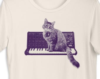 Cat on Synth – Halftone 2-Color Synthesizer Cat T-Shirt