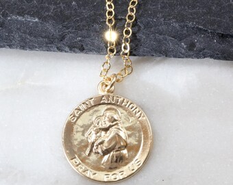 Collar con medallón redondo de San Antonio chapado en oro de 14 quilates y plata de ley