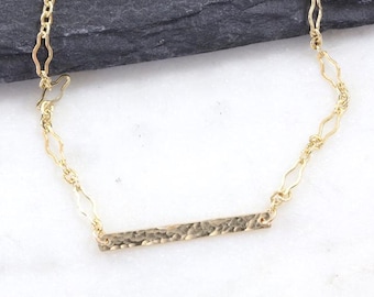 Pulsera de barra chapada en oro martillado con cadena de diamantes: joyería minimalista apilable