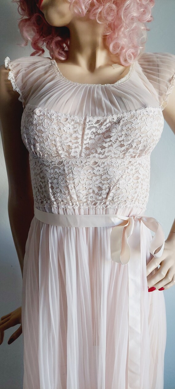 Trillium - 1940's Whisper Pink Accordion Pleat Ni… - image 5