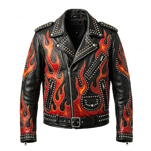 Peut inclure: Veste en cuir noire avec un motif de flammes rouges et oranges. La veste présente des clous argentés, un col cranté, une fermeture éclair et une ceinture à la taille. Un style motard classique.
