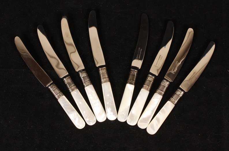 Marhill New York Mother of Pearl Handled Stainless Steel Blades Knives Set of 8 Vintage Silver Collectible Dining Serving Entertaining image 8