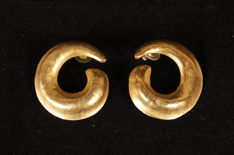 1990's Gold Tone Abstract Circular Stud Earrings Vintage Collectible Jewelry Fashion Accessory image 1