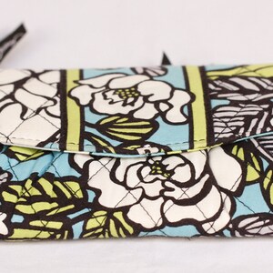 Vera Bradley Island Blooms Crossbody Wristlet Vintage Handbag Collectible Fabric Purse image 2