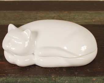 Andrea by Sadek White Sleeping Cat Trinket Box - Vintage Ceramic Collectible Home Living Gift