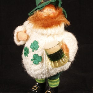 Annalee Mobilitee 169204 Irish Pub Patron Vintage Toy Collectible Holiday Home Decor image 4