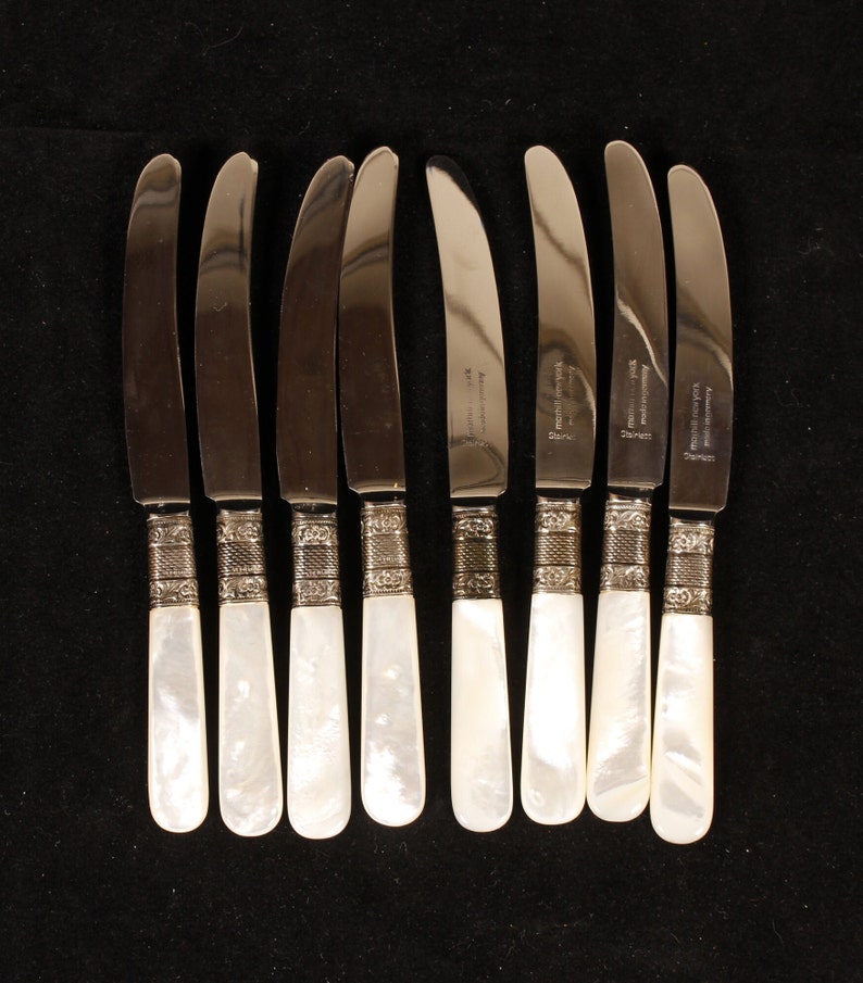 Marhill New York Mother of Pearl Handled Stainless Steel Blades Knives Set of 8 Vintage Silver Collectible Dining Serving Entertaining image 2