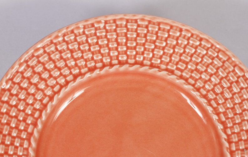 Bordallo Pinheiro Coral Salmon Basketweave Dessert Plates Set of 2 Vintage Ceramic Collectible Dining Serving Entertaining image 4