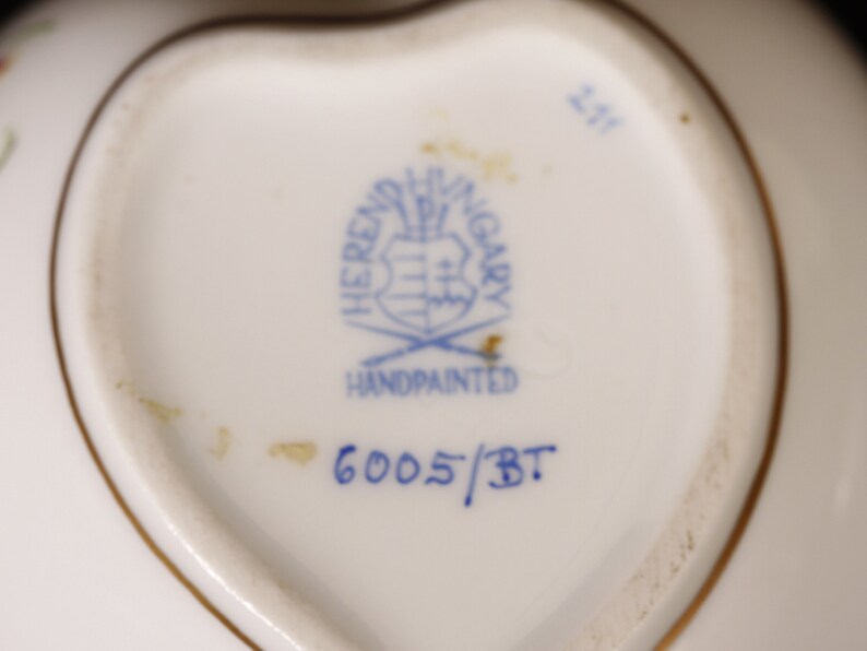 Herend Printemps Pattern 6005 Floral Heart Shaped Trinket Box Vintage Ceramic Collectible Home Living Decor image 9