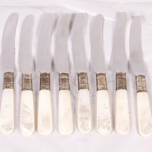 Marhill New York Mother of Pearl Handled Stainless Steel Blades Knives Set of 8 Vintage Silver Collectible Dining Serving Entertaining image 1