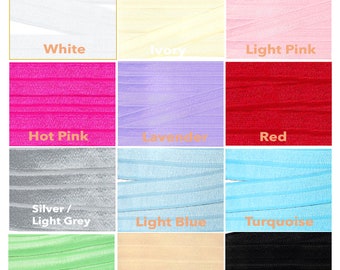 Puede incluir: Una carta de colores de 12 colores diferentes de elástico. Los colores son: blanco, marfil, rosa claro, rosa intenso, lavanda, rojo, plata/gris claro, azul claro, turquesa, verde, natural/beige y negro.