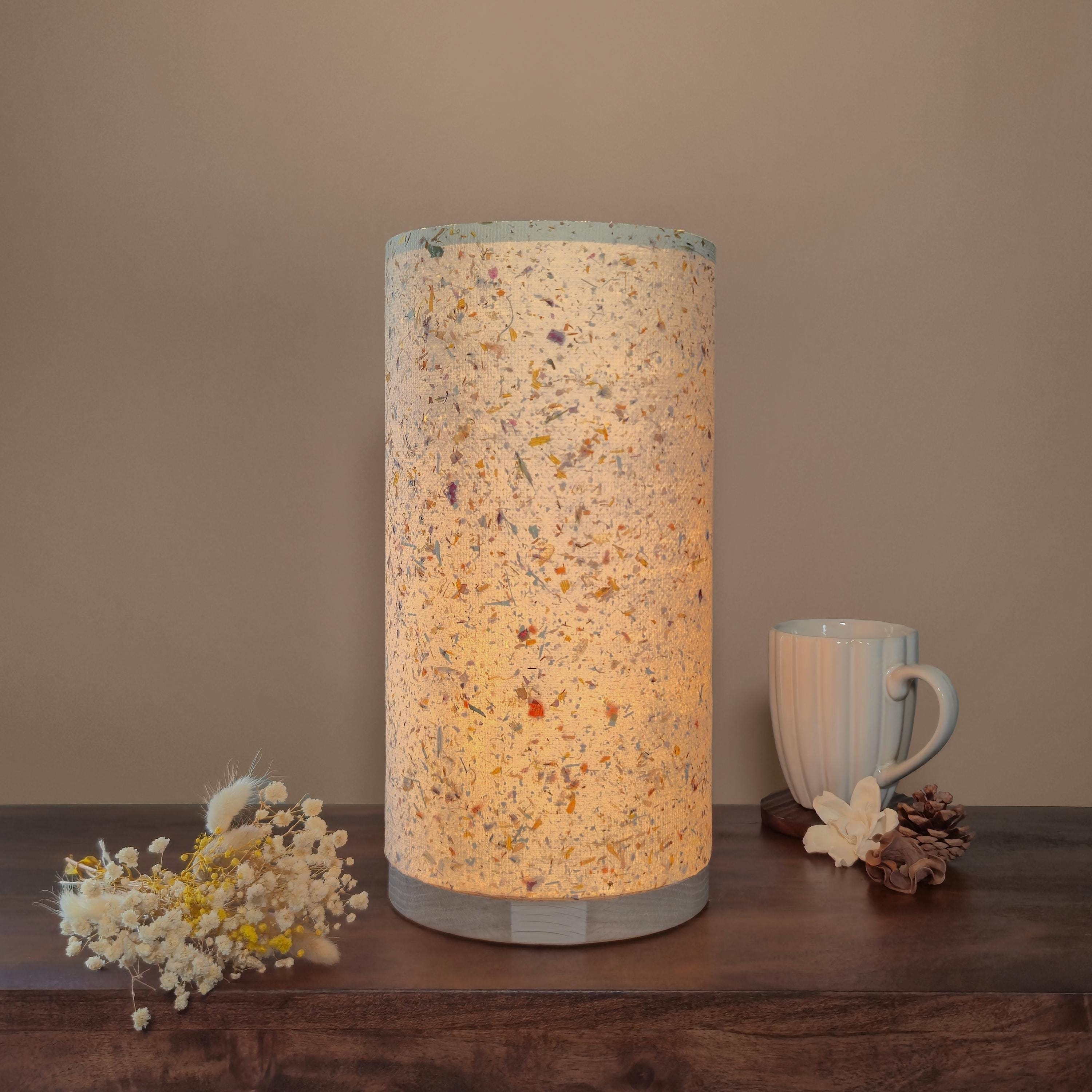 Grande lampe à poser design en papier végétal moucheté — Beyit