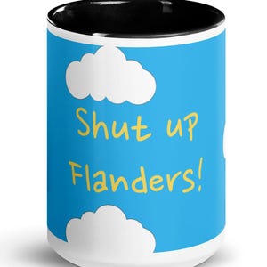 Mug Shut Up Flanders - Mug Simpsons drôle en lettres dorées - Cadeau nerd pour lui, mug citation TV, fans de Homer Simpson, style rétro des années 90