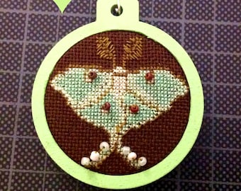 KIT Miniature Embroidery Hoop Pendant Keychain Cross Stitch Kit Original Luna Moth Butterfly Beads