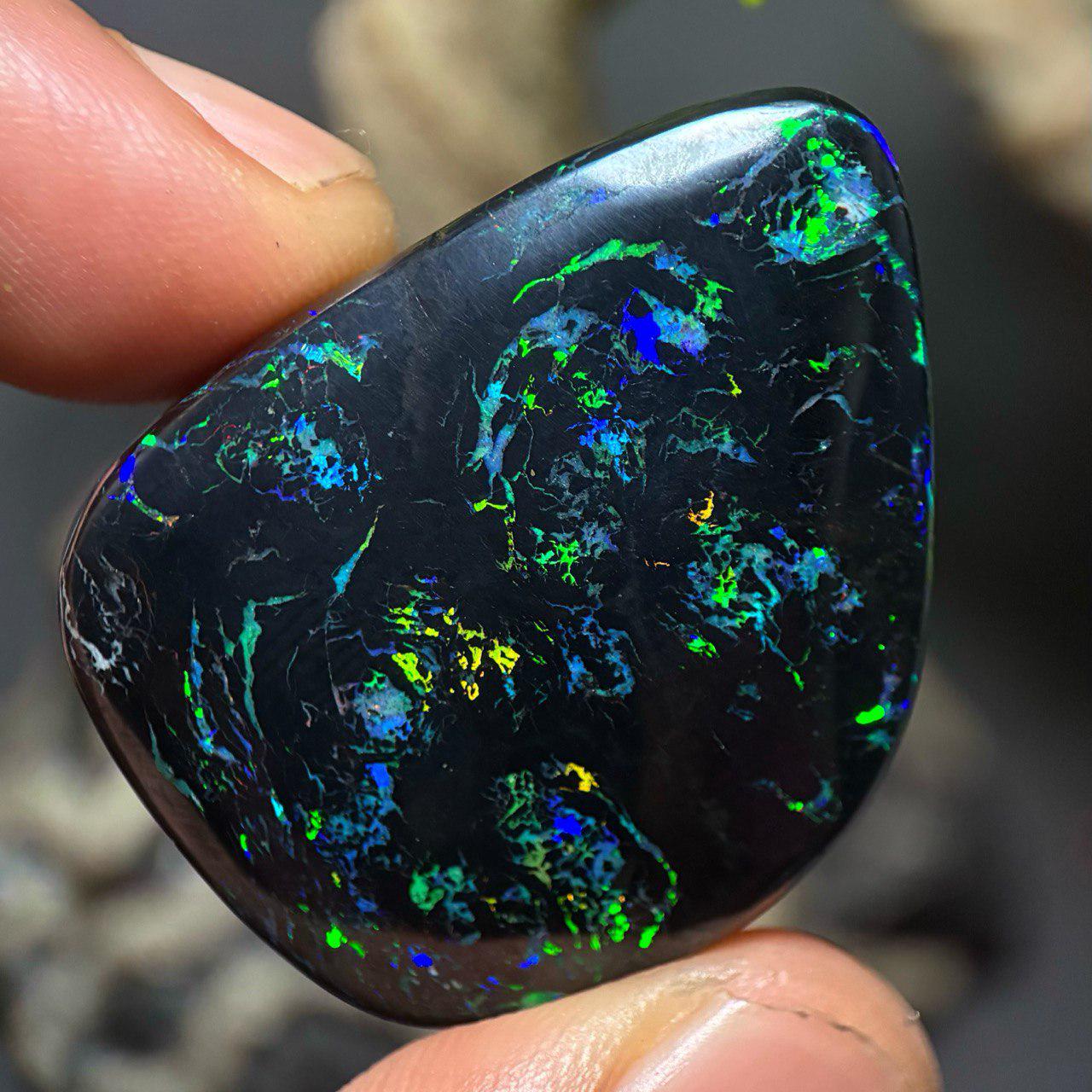 ボルダーオパール 高品質 ボルダーオパールを購入？知っておくべき10のこと