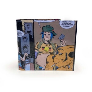 CARTEIRA DE HISTÓRIAS EM QUADRINHOS | Página de história em quadrinhos Tank Girl reciclada em pvc - Britânica, Punk, Girl Power