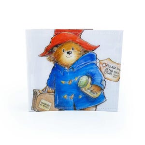 GELDBÖRSE | Upcycled Vintage Paddington Bear Buchseite in PVC, London England, Nostalgie, Geschenkidee, Kinderbuch
