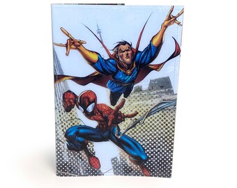 FUNDA DE PASAPORTE / Página de cómic reciclada en PVC - Spider-Man con un doctor extraño, Cartera de viaje para niños, Regalo navideño