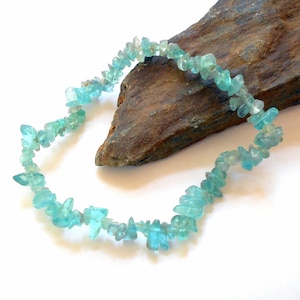 Blue Apatite Chip Stretch Bracelet earthegy #2815