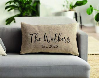 Personalized Family Name Pillow Cover With Established Year – Custom Burlap Style Wedding Or Housewarming Gift For Cozy Rustic Home Decor