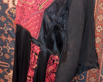 Antique PALESTINIAN SILK Sateen Minty EMBROIDERED Dress Thob 60's  Bedouin Dense Embroidered Bat Sleeves  Shimmery 37" bust
