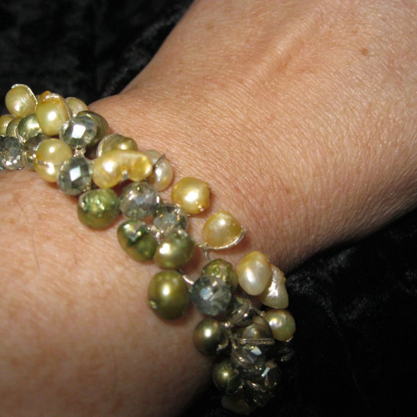 Freshwater~PEARLS~Green~CHARTREUSE~Sage~BRACELET~Fairy~Sparkles~Green Sunshine Spring CottageCore Mystic Crystals Fresh Water Pearls PearlP