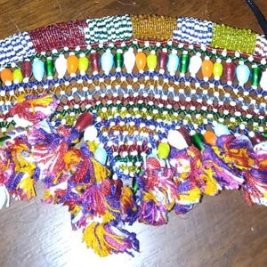 Auténtico collar babero beduino del desierto del Sinaí con cuentas, hecho a mano, vintage, raro, precioso, con cuentas de vidrio, arte nómada, llamativo, hermoso, en perfecto estado.
