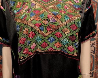 VINATGE PALESTINIAN SILK Sateen Short Sleeves Dress Colorful Embroidery Dense Hand Embroidered Bedouin Thobe Floral Spring Large