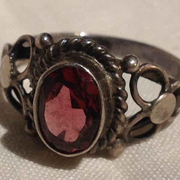 VICTORIAN~Oval GARNET~FACETED~.925 Sterling Silver~Magical Mystic Fairy Fuchsia~Medieval Gypsy Cottagecore~Deep Magenta~Size 6 Rare