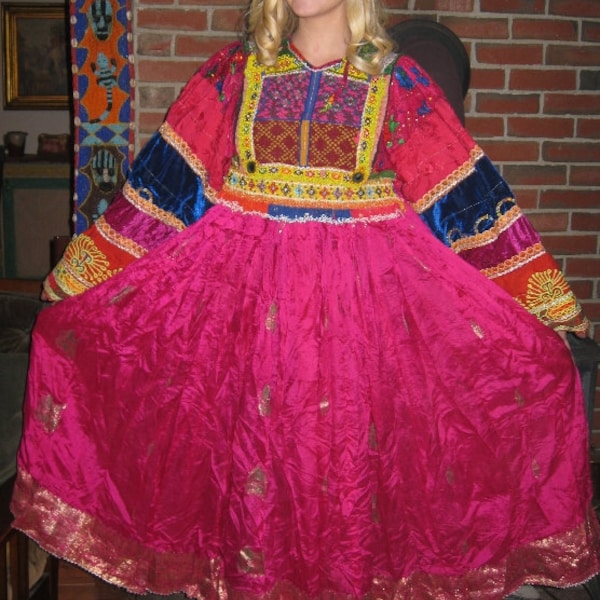 38" Bust Vintage Tribal Pink Zardori ZARDOSI Hand EMBROIDERED Gypsy DRESS Fuchsia Metallic Gold Wedding Dress Blue Velvet Flared Slvs