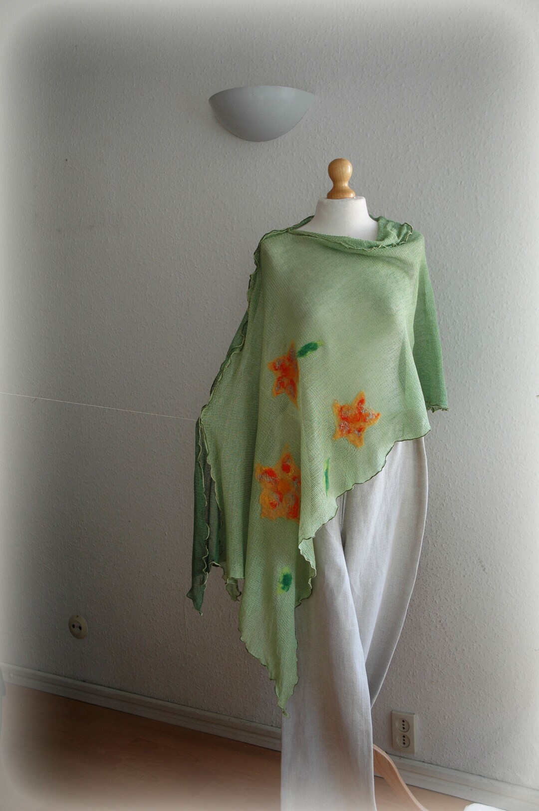 Linen Floral Poncho Top Anis Green main image 1