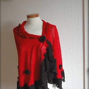Chal de punto de lino rojo y negro: chal con detalles de rosas