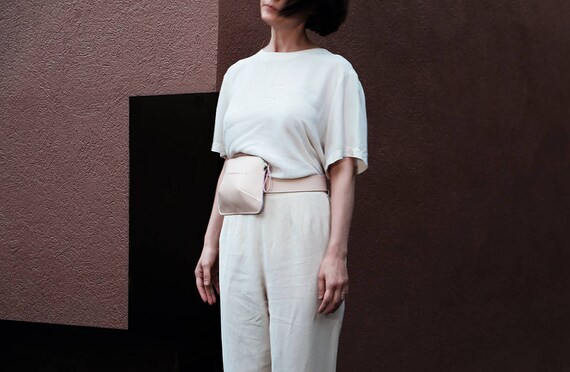 minimalist fanny pack