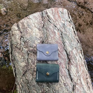 Cartera de cuero personalizada para hombre, billetera minimalista hecha a mano, billetera de cuero plegable, tarjetero de cuero desgastado. Cartera unisex.