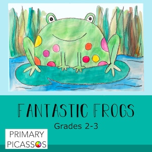 Può includere: Un dipinto ad acquerello di una rana verde con macchie colorate, seduta su una foglia di ninfea. L'opera si intitola "Fantastic Frogs" ed è progettata per le classi 2-3. Il logo Primary Picassos si trova in basso a sinistra.