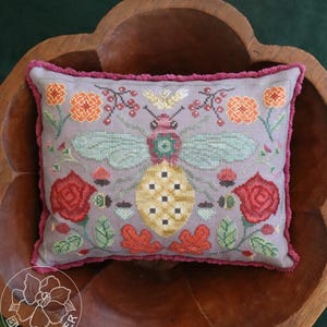 Autumn Bee by The Blue Flower- Cross Stitch Pattern Only