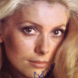 カトリーヌ・ドヌーヴ　直筆サイン入り写真 Catherine Deneuve カトリーヌ ドヌーヴ 直筆サイン PHOTO