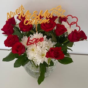 Etiquetas de boda personalizadas: nombres, fecha y color personalizados, adornos para tartas, etiquetas de regalo, ramilletes de flores, tarjetas de lugar, decoración impresa en 3D