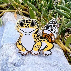 Pin de esmalte duro con forma de gecko leopardo
