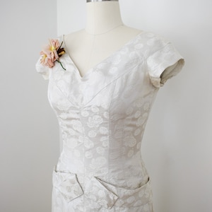 Vintage 1950s/1960s Silk Dress by Adele Simpson S/M 50s/60s White Silk Satin Jacquard Wiggle Sheath Dress Wedding Dress Bridal Gown image 4