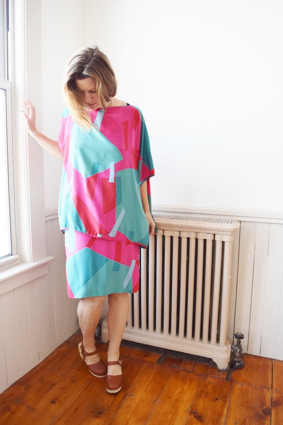 Vintage Silk Tunic and Skirt Set in Abstract Wate… - image 6